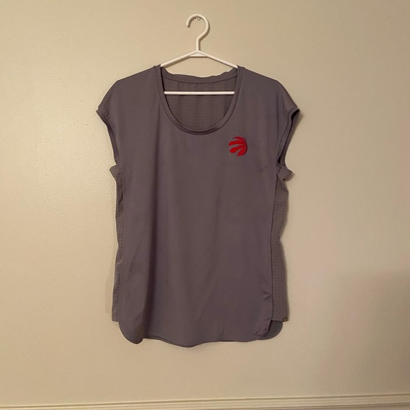 🌵4/$20 Grey Toronto Raptors Sleeveless Active Top - Picture 2 of 7